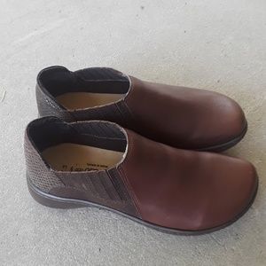NAOT brown comfort casual shoes size 39
